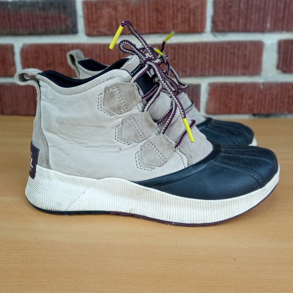 SOREL 'Out N' About III' Classic Duck Boot in Omega Taupe/Black Sz. 5.5 - Picture 5 of 9